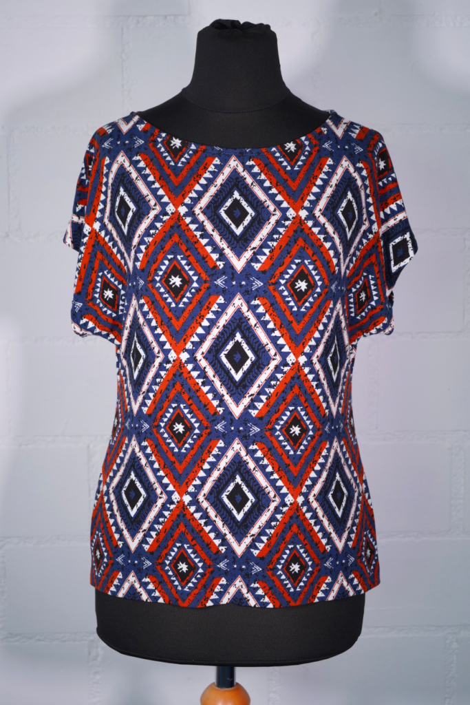 Shirt mit der Overlock nähen